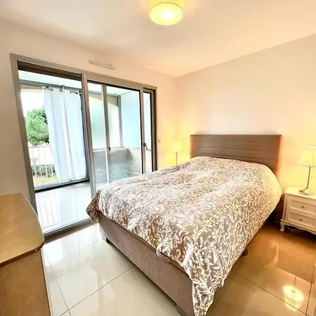 Hébergement de vacances Le Mimosa 1 Bedroom With Terrasse Pool Ac Parking Spot *
