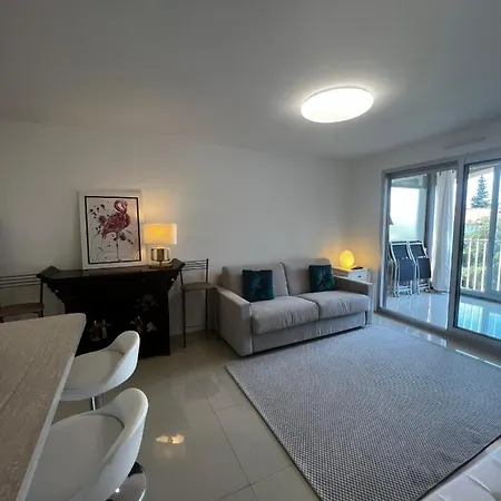 Le Mimosa 1 Bedroom With Terrasse Pool Ac Parking Spot Hébergement de vacances *
